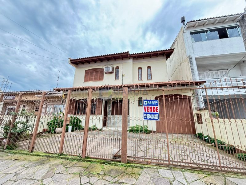 Casa com 253m², 5 dormitórios, 2 suítes, 2 vagas no bairro Sarandi em Porto Alegre
