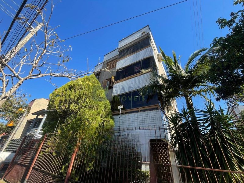Apartamento com 110m², 3 dormitórios, 1 suíte no bairro Jardim Itu em Porto Alegre