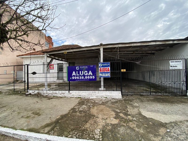 Casa com 100m², 2 dormitórios, 3 vagas no bairro Sarandi em Porto Alegre