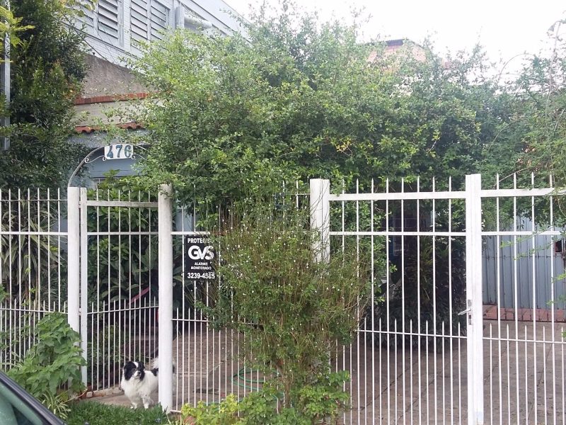 Casa com 120m², 3 dormitórios, 1 suíte, 5 vagas no bairro Sarandi em Porto Alegre