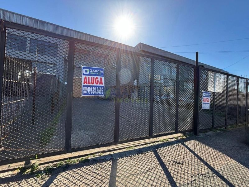 Depósito com 430m², 1 vaga no bairro Rubem Berta em Porto Alegre