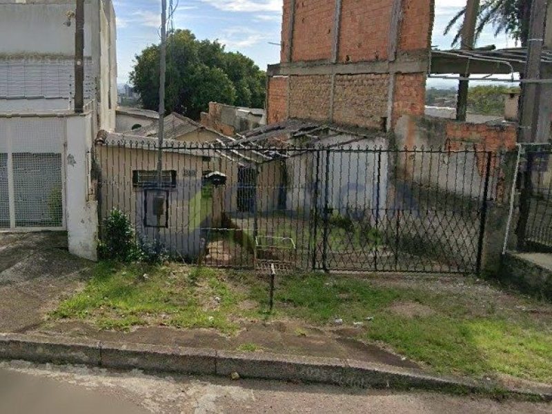 Terreno com 198m² no bairro Vila Jardim em Porto Alegre