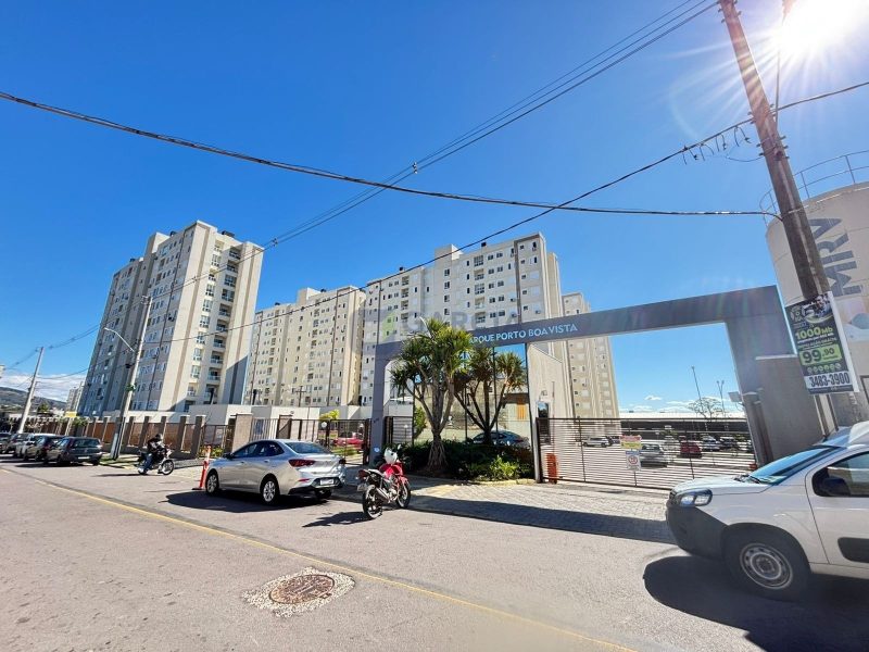 Apartamento com 60m², 2 dormitórios, 1 vaga no bairro Costa e Silva em Porto Alegre