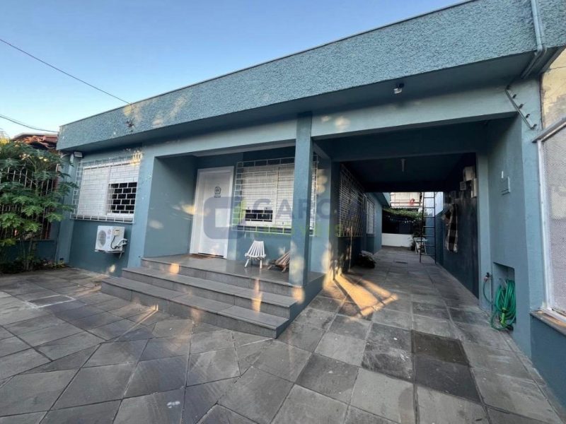 Casa com 108m², 3 dormitórios, 1 suíte, 3 vagas no bairro Parque Minuano em Porto Alegre