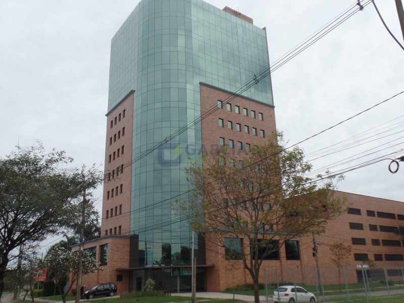 Prédio com 3.080m², 80 vagas no bairro São João em Porto Alegre