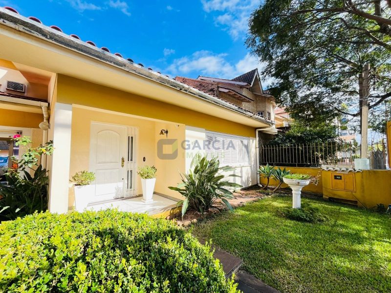 Casa com 202m², 3 dormitórios, 1 suíte, 5 vagas no bairro Jardim Itu em Porto Alegre