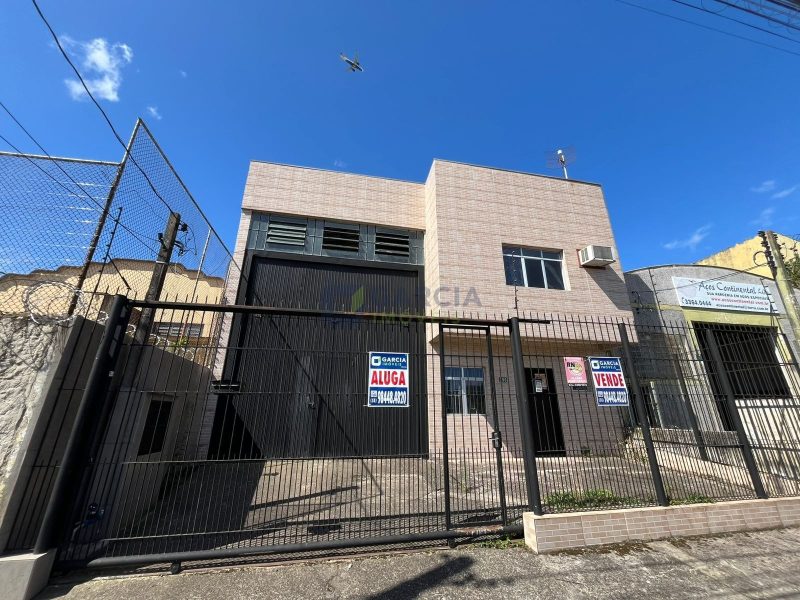 Depósito com 200m², 2 vagas no bairro Sarandi em Porto Alegre