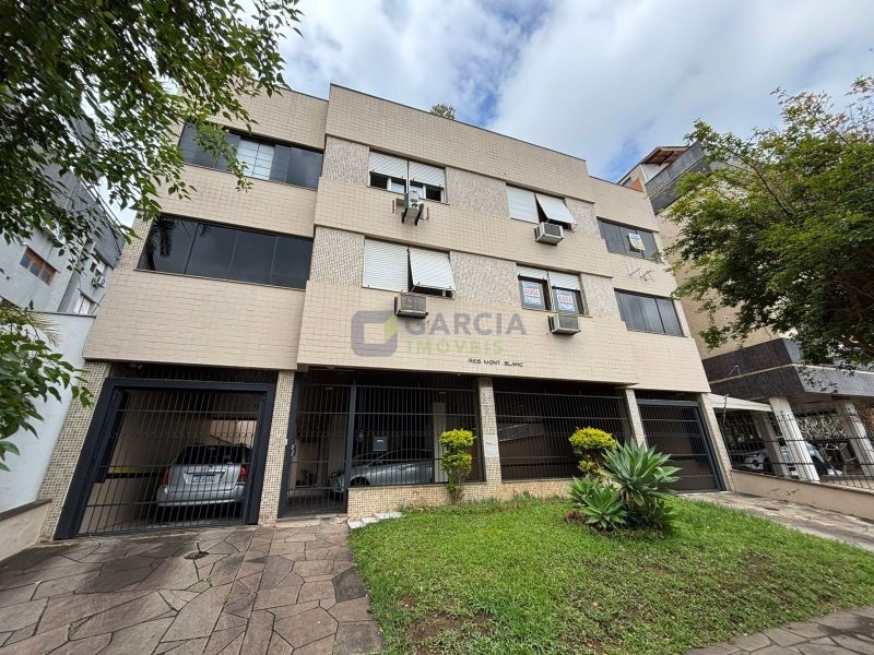 Apartamento com 180m², 3 dormitórios, 1 suíte, 2 vagas no bairro Jardim Lindóia em Porto Alegre