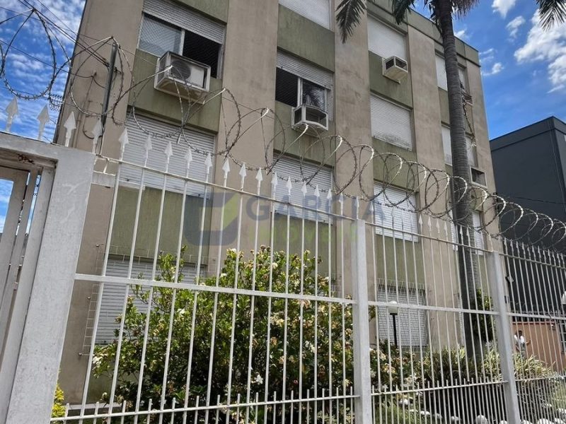 Apartamento com 61m², 2 dormitórios no bairro São Sebastião em Porto Alegre
