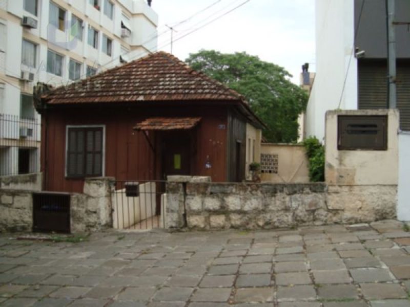 Terreno com 297m² no bairro Auxiliadora em Porto Alegre
