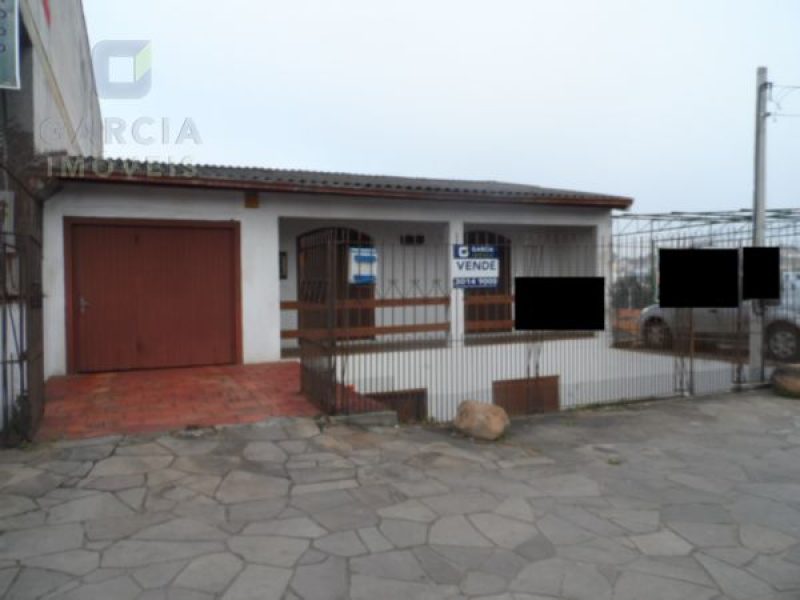 Casa com 300m², 3 dormitórios, 1 suíte, 2 vagas no bairro São Sebastião em Porto Alegre