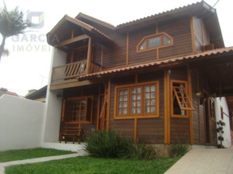 Casa com 172m², 3 dormitórios, 1 suíte, 3 vagas no bairro Jardim Itu Sabará em Porto Alegre