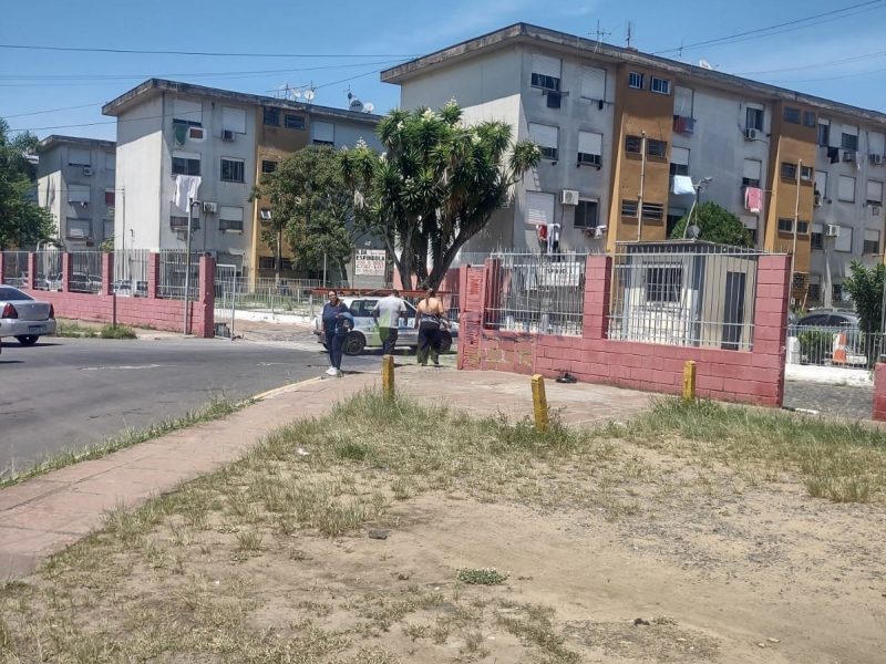 Apartamento com 52m², 2 dormitórios, 1 vaga no bairro Rubem Berta em Porto Alegre
