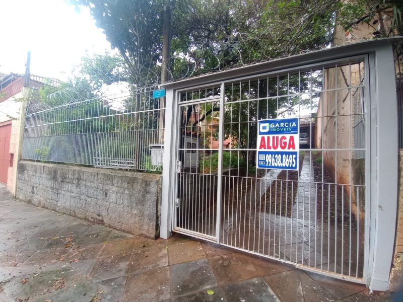 Casa com 80m², 2 dormitórios no bairro Santa Fé em Porto Alegre