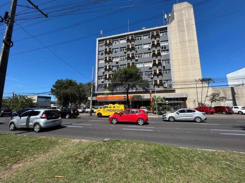 Sala Comercial com 32m² no bairro Sarandi em Porto Alegre