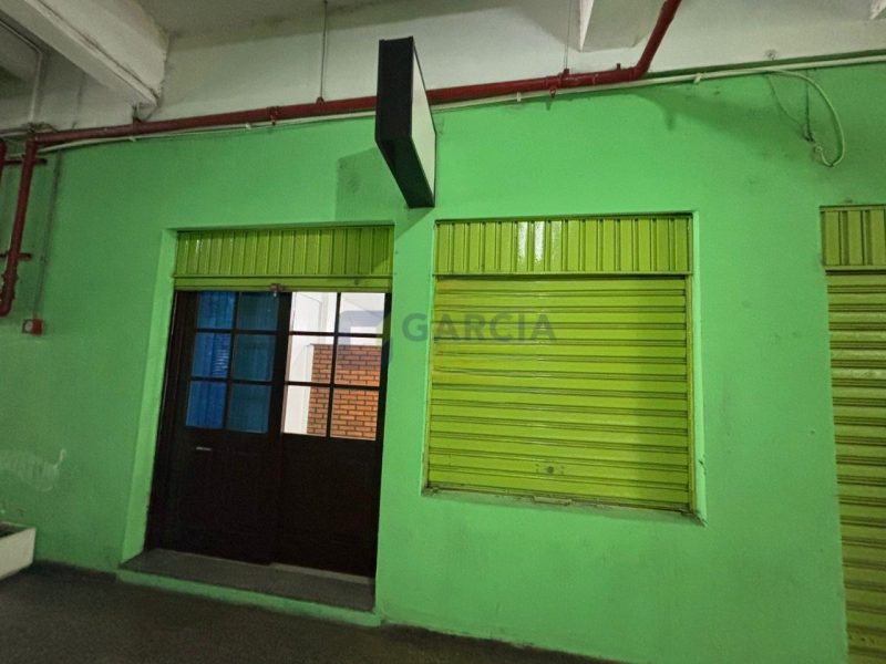 Loja com 30m² no bairro Passo da Areia em Porto Alegre