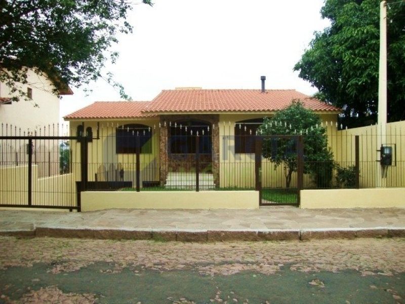 Casa com 375m², 4 dormitórios, 7 vagas no bairro Sarandi em Porto Alegre