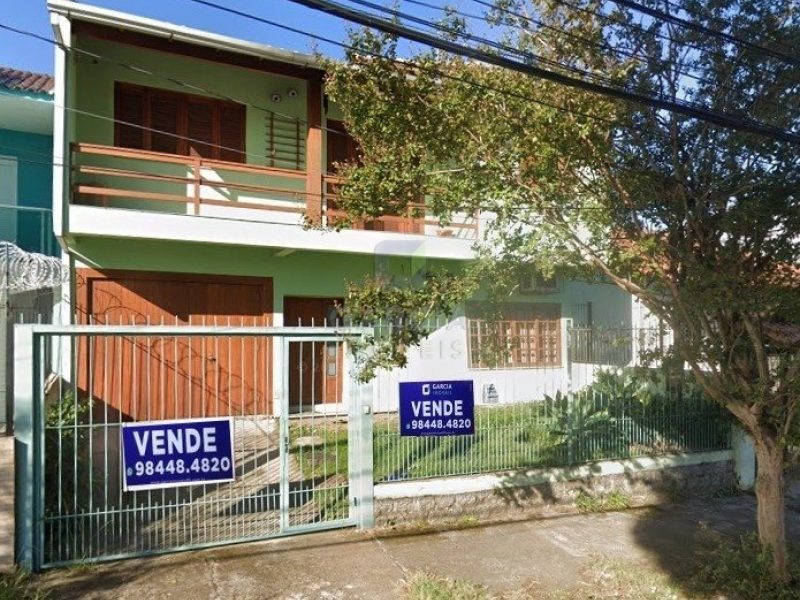 Casa com 265m², 4 dormitórios, 1 suíte, 2 vagas no bairro Sarandi em Porto Alegre