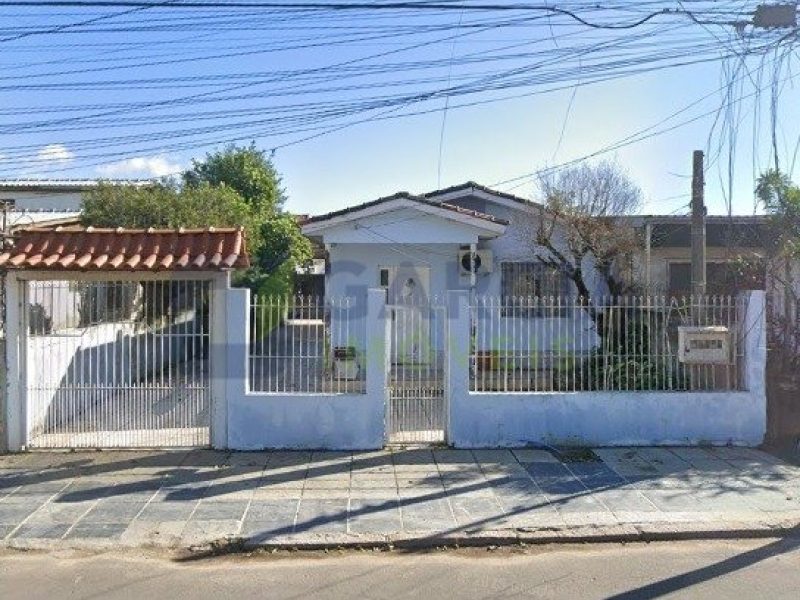 Casa com 82m², 2 dormitórios, 1 suíte, 5 vagas no bairro Sarandi em Porto Alegre
