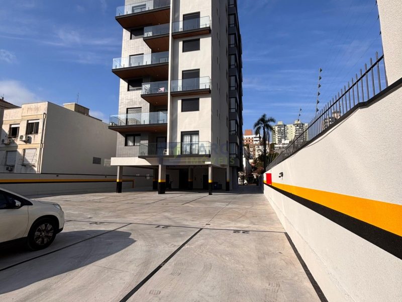 Apartamento com 65m², 2 dormitórios, 1 suíte, 2 vagas no bairro Petrópolis em Porto Alegre
