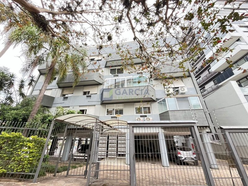 Apartamento com 99m², 2 dormitórios, 1 vaga no bairro Petrópolis em Porto Alegre
