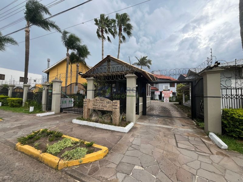 Casa com 90m², 2 dormitórios, 1 vaga no bairro Ecoville em Porto Alegre