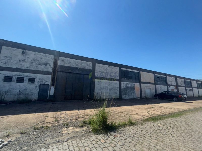 Depósito com 1.700m², 6 vagas no bairro Sarandi em Porto Alegre