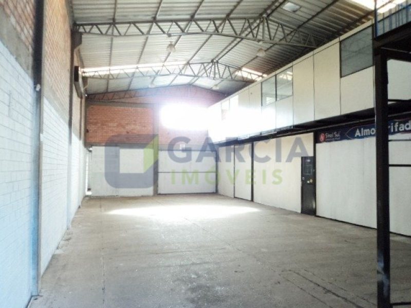 Depósito com 360m² no bairro Rubem Berta em Porto Alegre