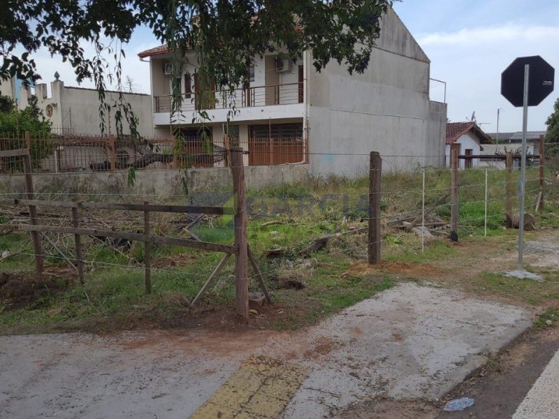 Terreno com 297m² no bairro Jardim Itu em Porto Alegre