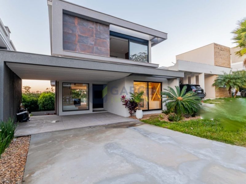 Casa em Condomínio com 300m², 3 dormitórios, 1 suíte, 2 vagas no bairro Condomínio Buena Vista em Viamão