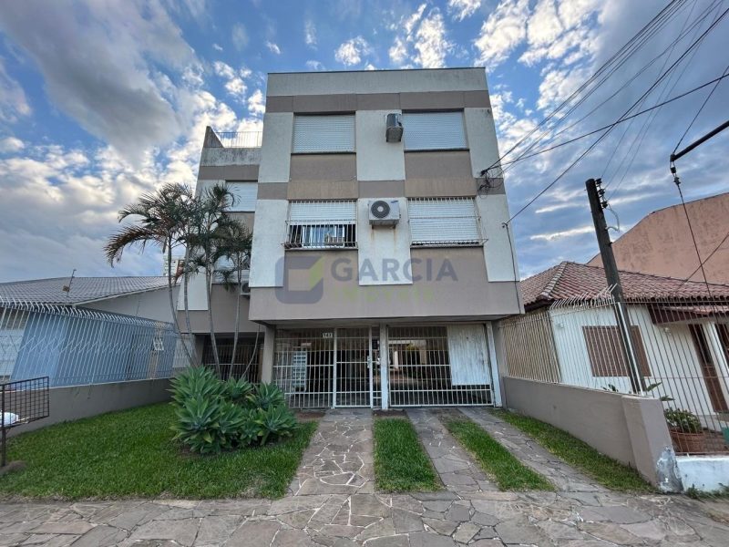 Cobertura com 85m², 2 dormitórios, 1 suíte, 1 vaga no bairro São Sebastião em Porto Alegre