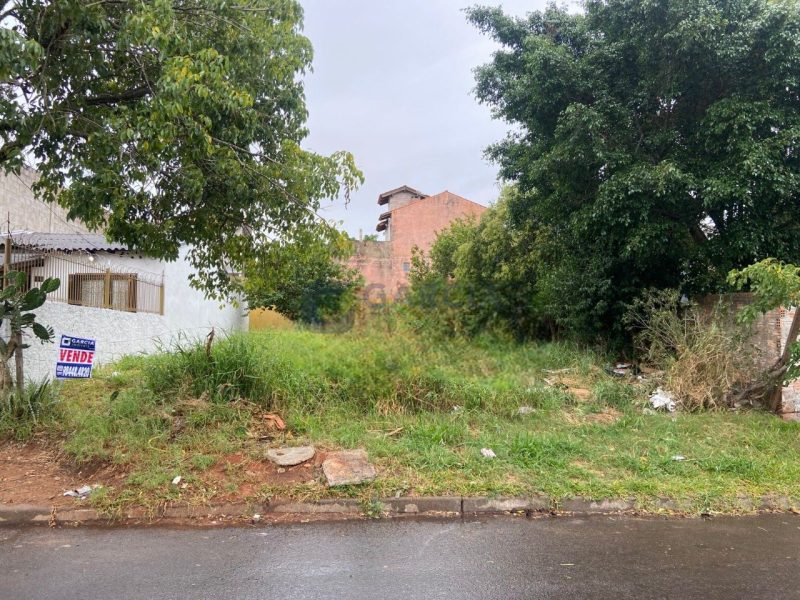 Terreno com 136m² no bairro Rubem Berta em Porto Alegre
